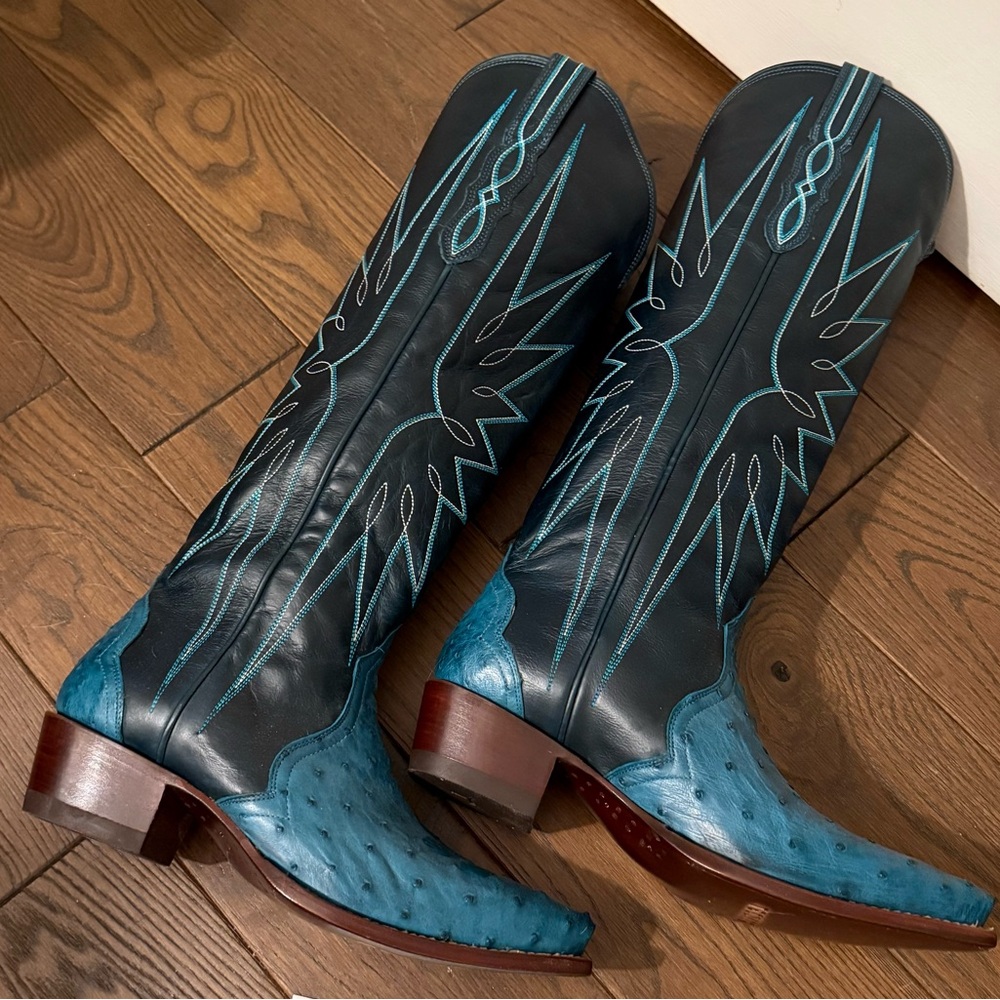 SOLD ❌❌Tecovas Loretta in Azure Ostrich